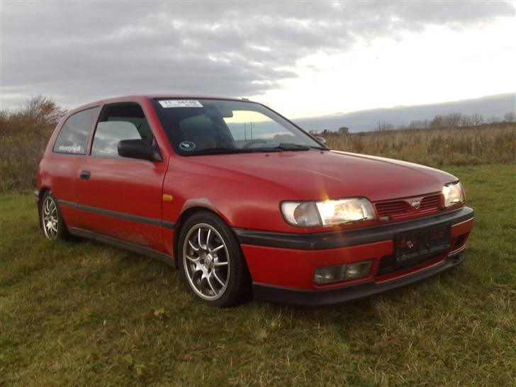 Nissan sunny N14 totalskadet billede 4
