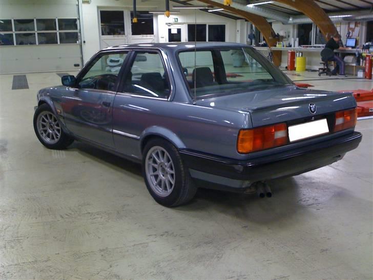 BMW E30 320I 2D - Ny poleret, sammen med Cralle´s A3´er..  billede 7