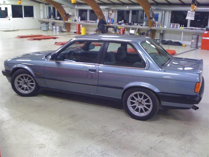 BMW E30 320I 2D - Ny poleret, sammen med Cralle´s A3´er..  billede 8
