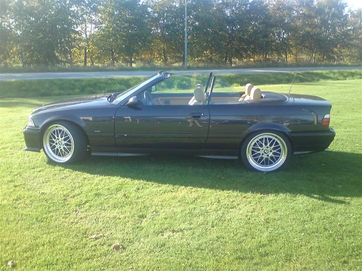 BMW 325i cabriolet billede 2