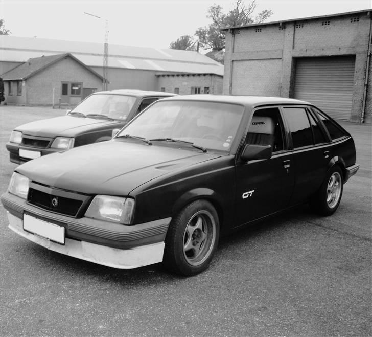 Opel   Ascona CC 1,8 GT SOLGT - DE SORTE BARONER billede 1