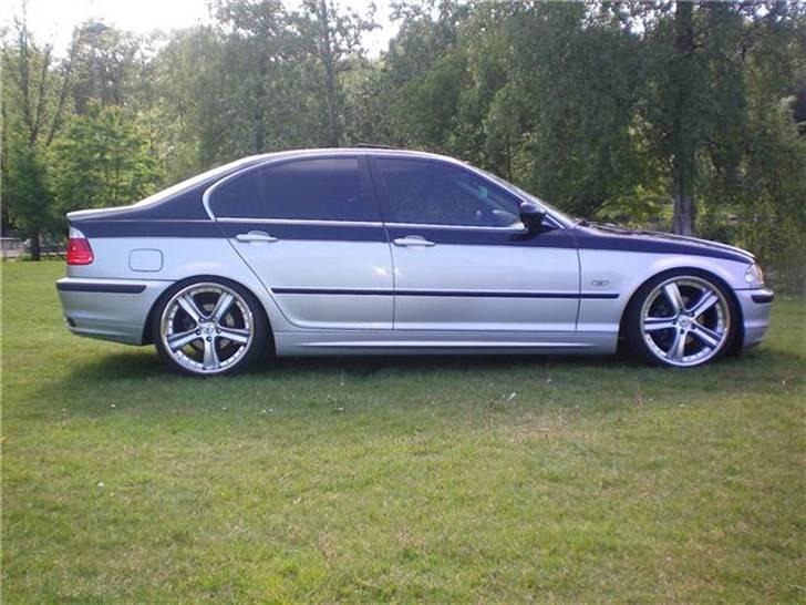 BMW 323i billede 2