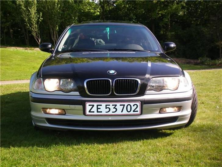 BMW 323i billede 9