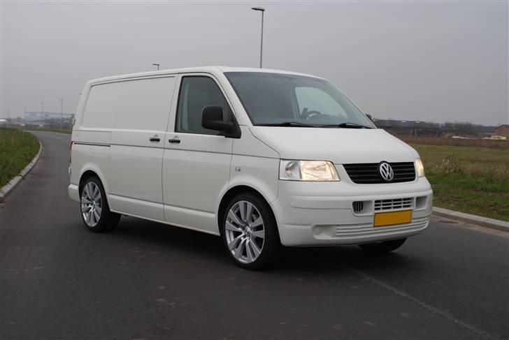 VW Transporter 2,5 TDI billede 1