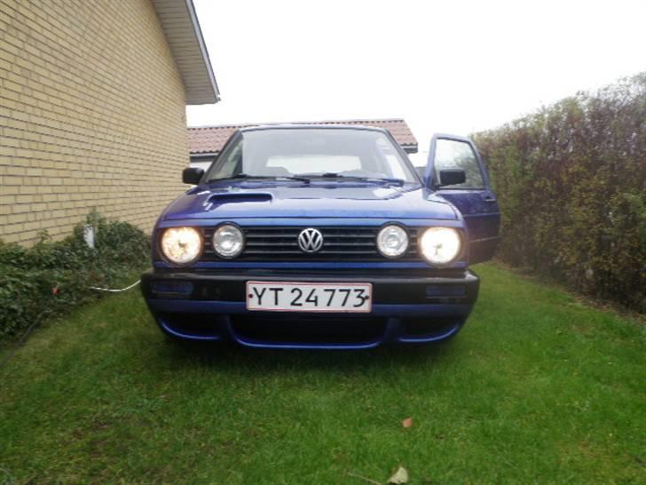 VW Golf 2 TD [Solgt] - Det er ikke så nemt og se, men der kommer muligvis et billede senere idag, hvor man tydeligt kan se Angel Eyes billede 1