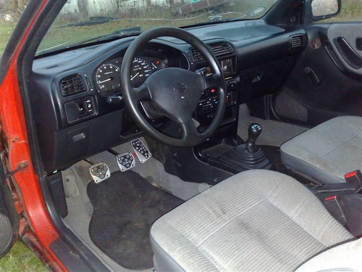 Nissan sunny N14 totalskadet - sådan ser den ud nu billede 9