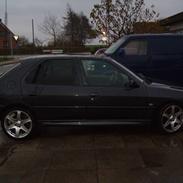 Peugeot 306 brændt.