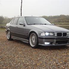 BMW E36 320i