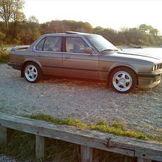 BMW 325I    E30 