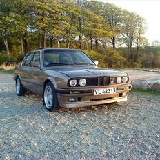 BMW 325I    E30 