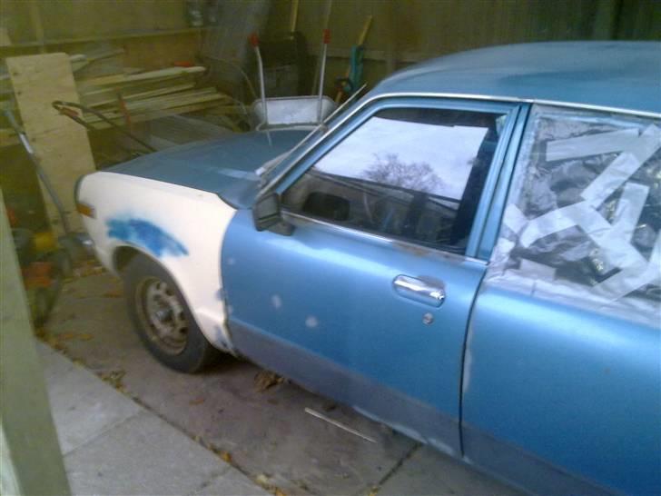 Mazda 818 Sedan Coupe billede 2