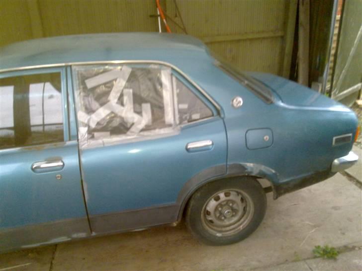 Mazda 818 Sedan Coupe billede 9