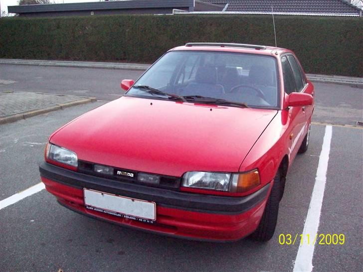 Mazda 323 1,3 glx  billede 2