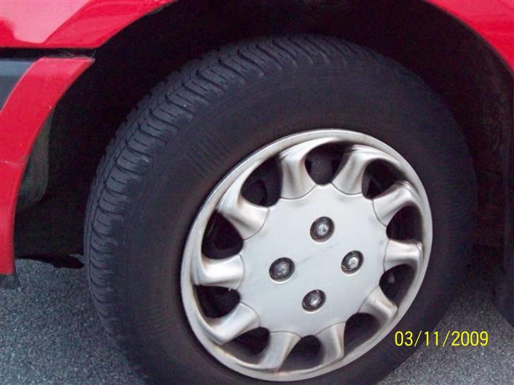 Mazda 323 1,3 glx  billede 3