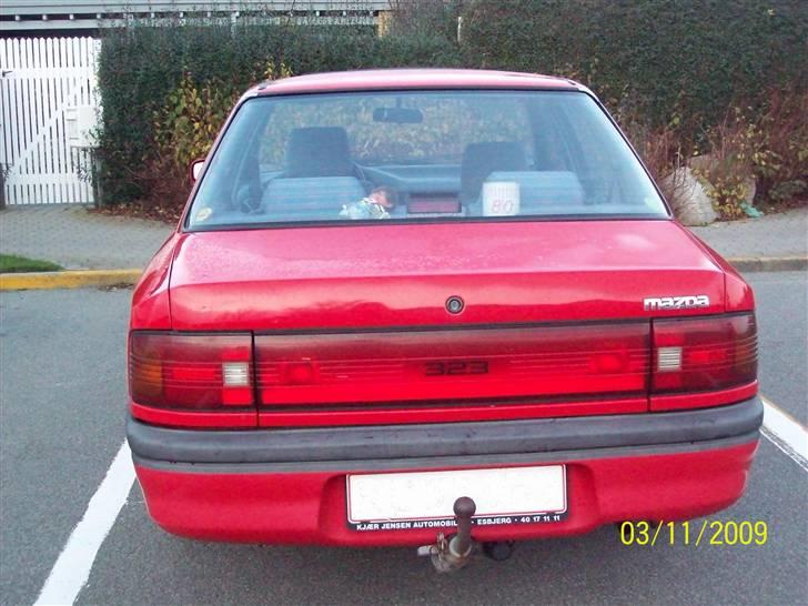 Mazda 323 1,3 glx  billede 4