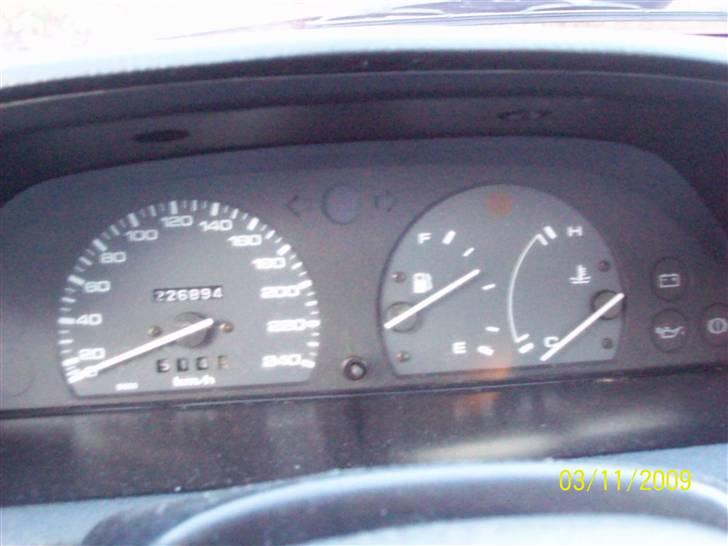 Mazda 323 1,3 glx  billede 8