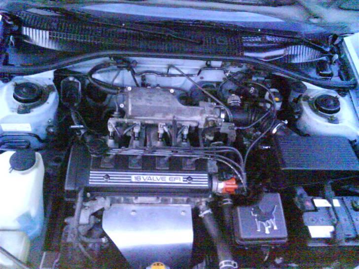 Toyota carina e 1.6 xli SOLGT ;( - nye bolte kn filter og lille power filter pitbull på sikrings kassen er bare lidt pynt  billede 16