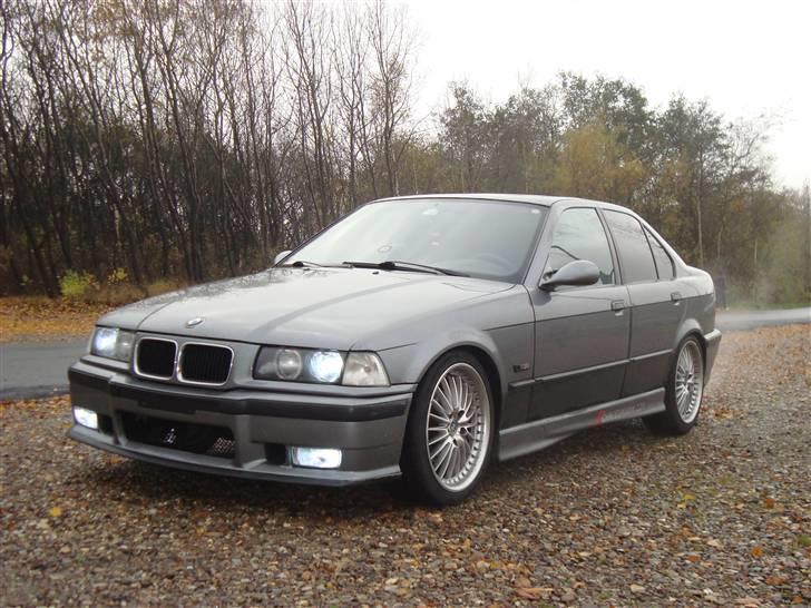 BMW E36 320i billede 1