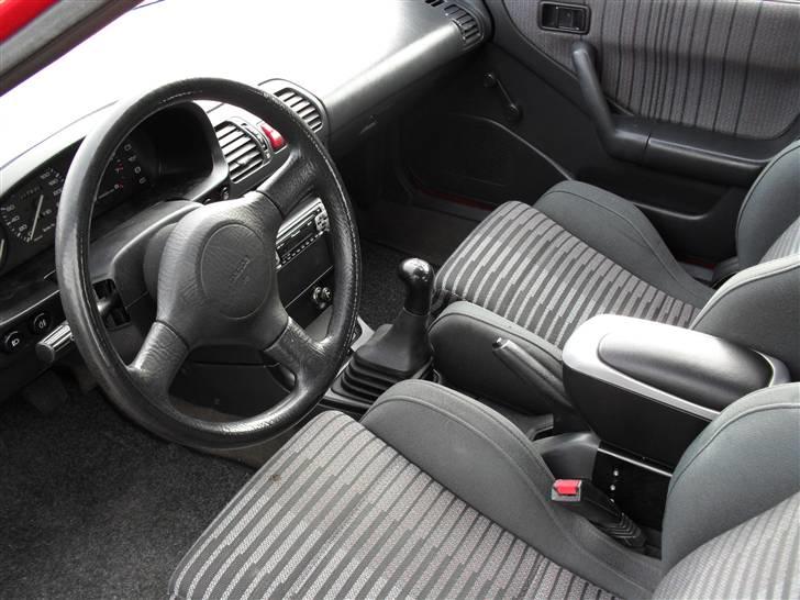 Mazda 323 F GT (SOLGT) billede 8