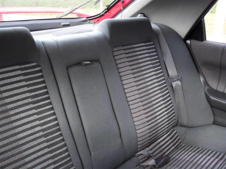 Mazda 323 F GT (SOLGT) billede 9