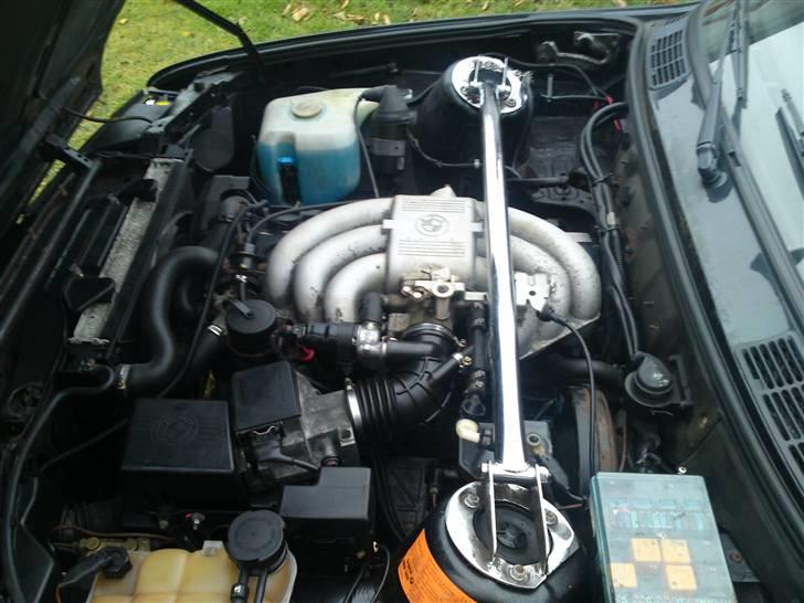 BMW 325i  e30 (solgt) billede 10