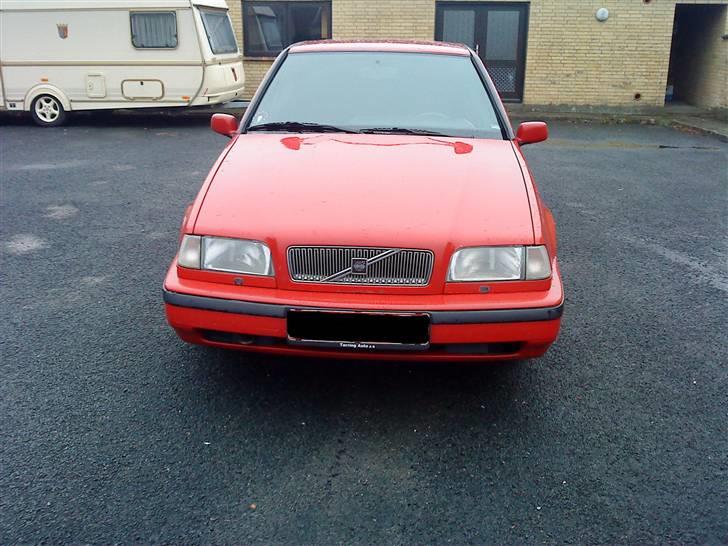 BMW E30 318i !!!solgt!!! - Bilen jeg fik efter min bimmer :) volvo 1,7 turbo. den er solgt  billede 16