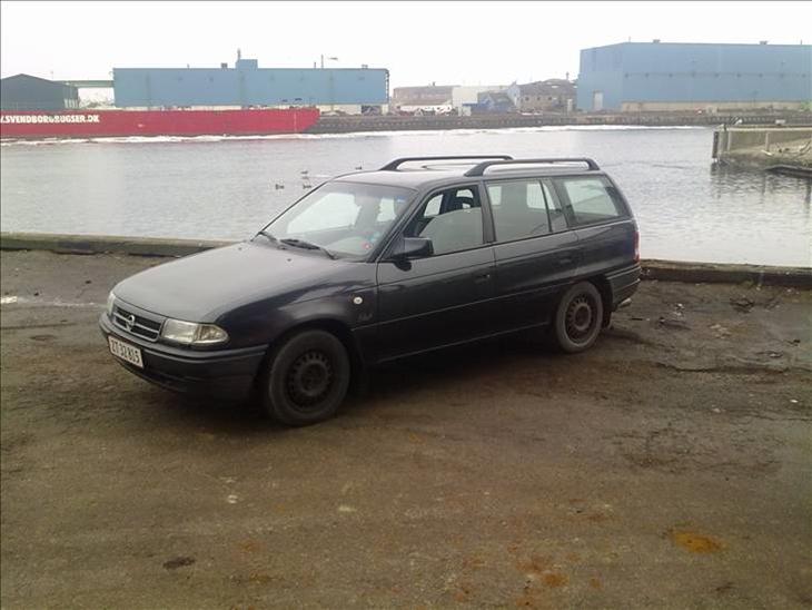Opel Astra F ST  billede 1
