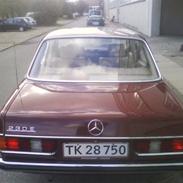 Mercedes Benz 230 E (W123)