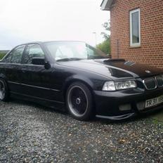 BMW 325i kompressor Solgt