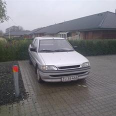 Ford Escort 1.6 (Skrottet)