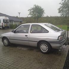 Ford Escort 1.6 (Skrottet)