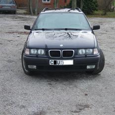 BMW E36 320i