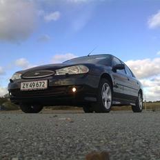 Ford Mondeo V6 Ghia  