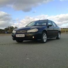 Ford Mondeo V6 Ghia  