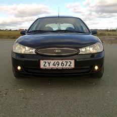 Ford Mondeo V6 Ghia  