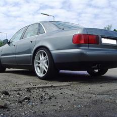 Audi A8 3,7 Quattro