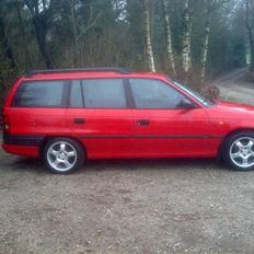 Opel astra 1.6 i stc