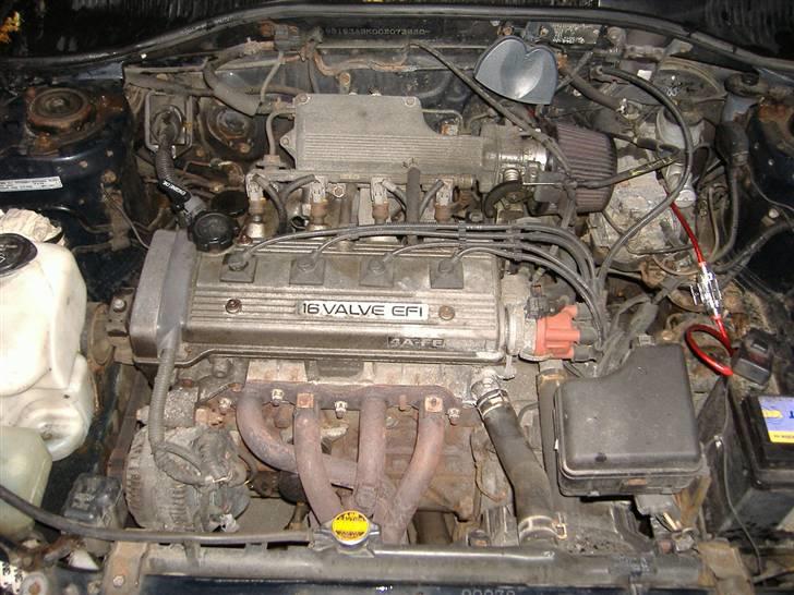 Toyota Carina E *SOLGT* R.I.P - Det fine Motorrum billede 9