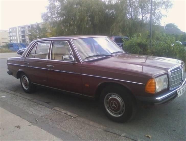 Mercedes Benz 230 E (W123) billede 2