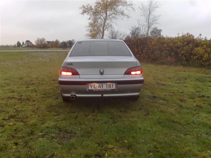 Peugeot 406 1,8 <Solgt> billede 2