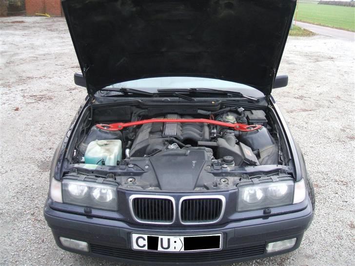 BMW E36 320i billede 1