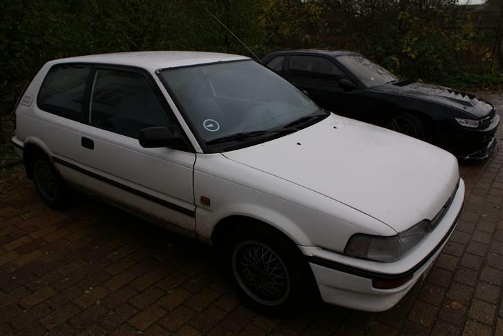 Toyota Corolla 1,3 Xl "solgt" billede 3