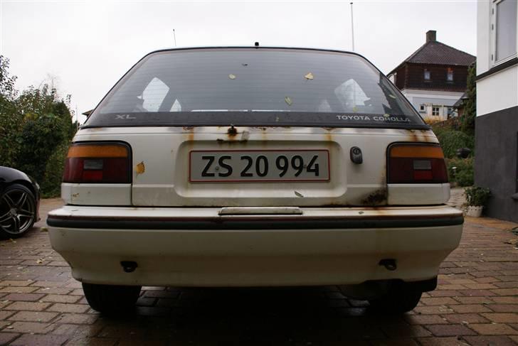 Toyota Corolla 1,3 Xl "solgt" billede 5