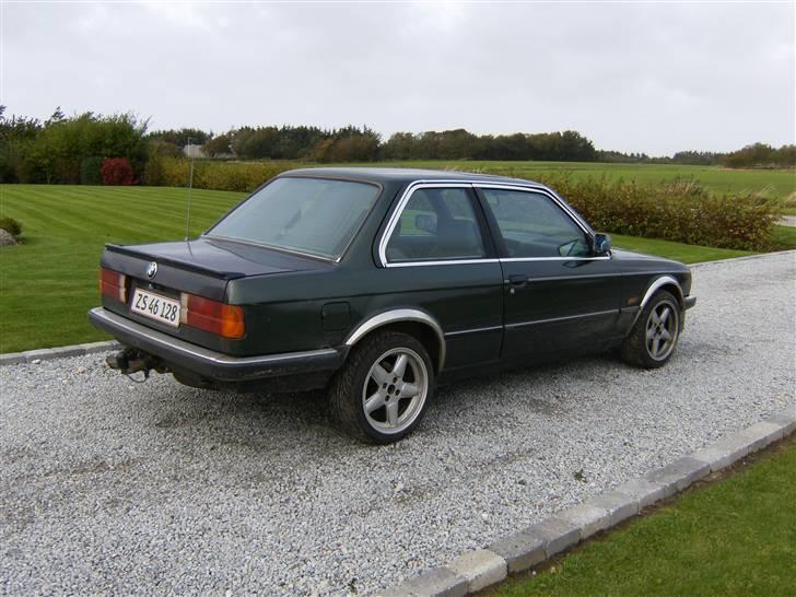 BMW 325i billede 2