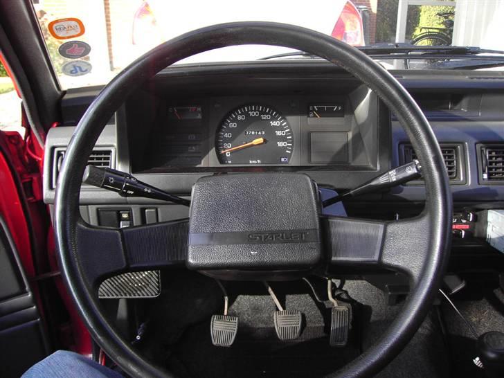 Toyota starlet billede 7