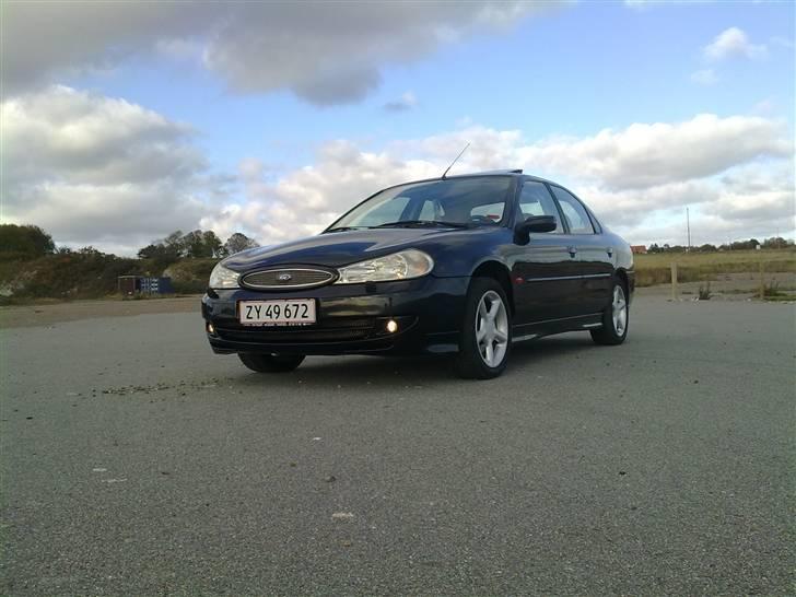 Ford Mondeo V6 Ghia   billede 2