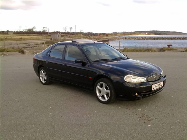 Ford Mondeo V6 Ghia   billede 4