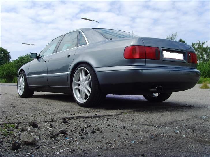 Audi A8 3,7 Quattro billede 3