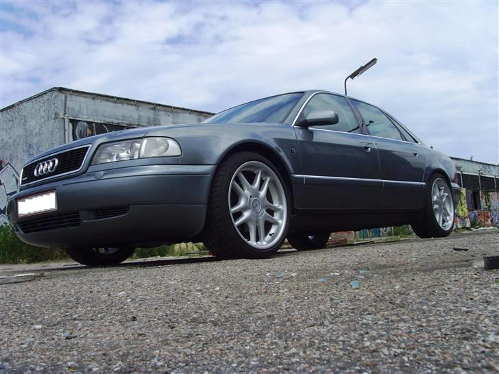 Audi A8 3,7 Quattro billede 4