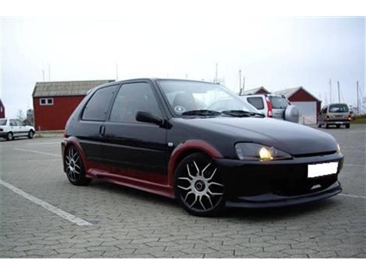 {{currentPhoto.altText}} billede {{currentPhoto.number}}